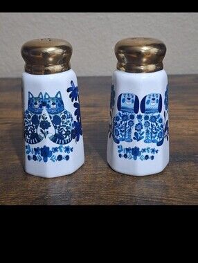 Cute One Hundred 80 Degrees Cats & Dogs Salt & Pepper Shakers Blue & White Gold